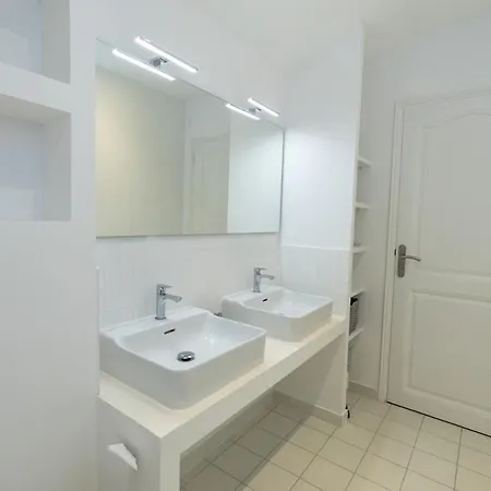 Pres D'avignon Elegante Avec Vue Semesterbostad *