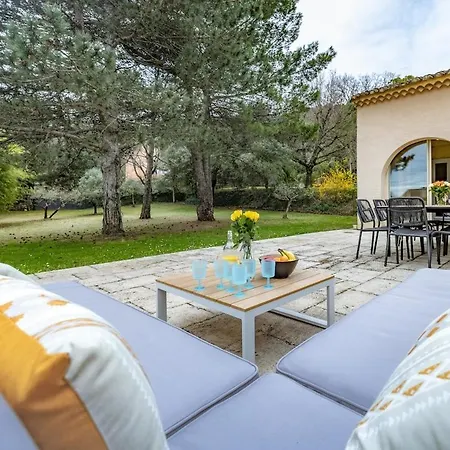 Pres D'avignon Elegante Avec Vue Holiday home *