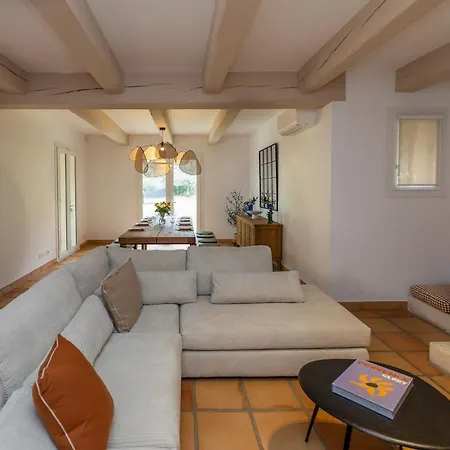 Pres D'avignon Elegante Avec Vue Holiday home *
