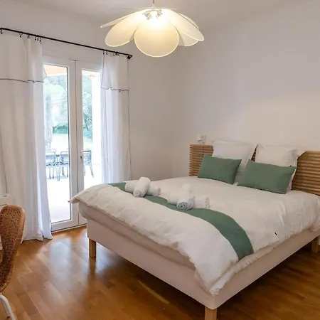 Holiday home Pres D'avignon Elegante Avec Vue *