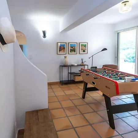 Pres D'avignon Elegante Avec Vue Holiday home