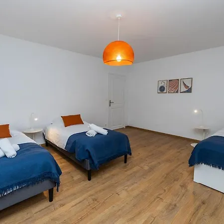 Pres D'avignon Elegante Avec Vue Holiday home