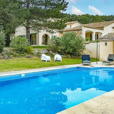 Holiday home Pres D'avignon Elegante Avec Vue Pujaut